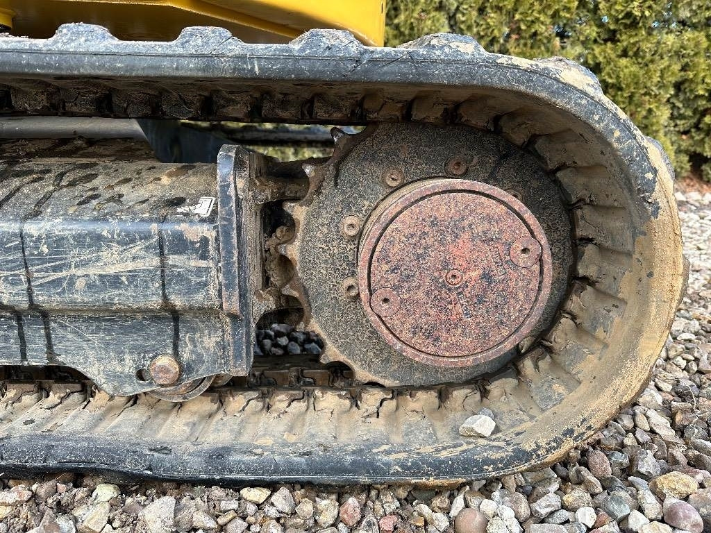 Mini excavator CAT 302.7D CR: picture 17