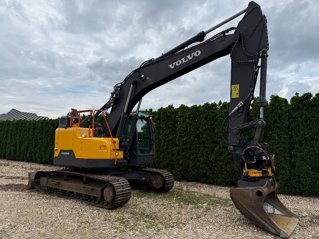 Crawler excavator Volvo ECR 235 EL: picture 6