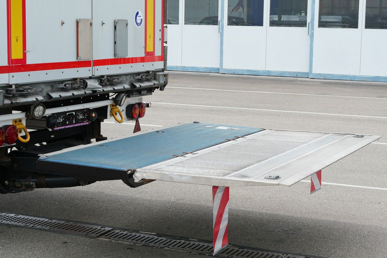 Curtainsider semi-trailer Schmitz Cargobull SCS 24/ LBW 2000 kg / RUNGENTASCHEN / HUBDACH: picture 21