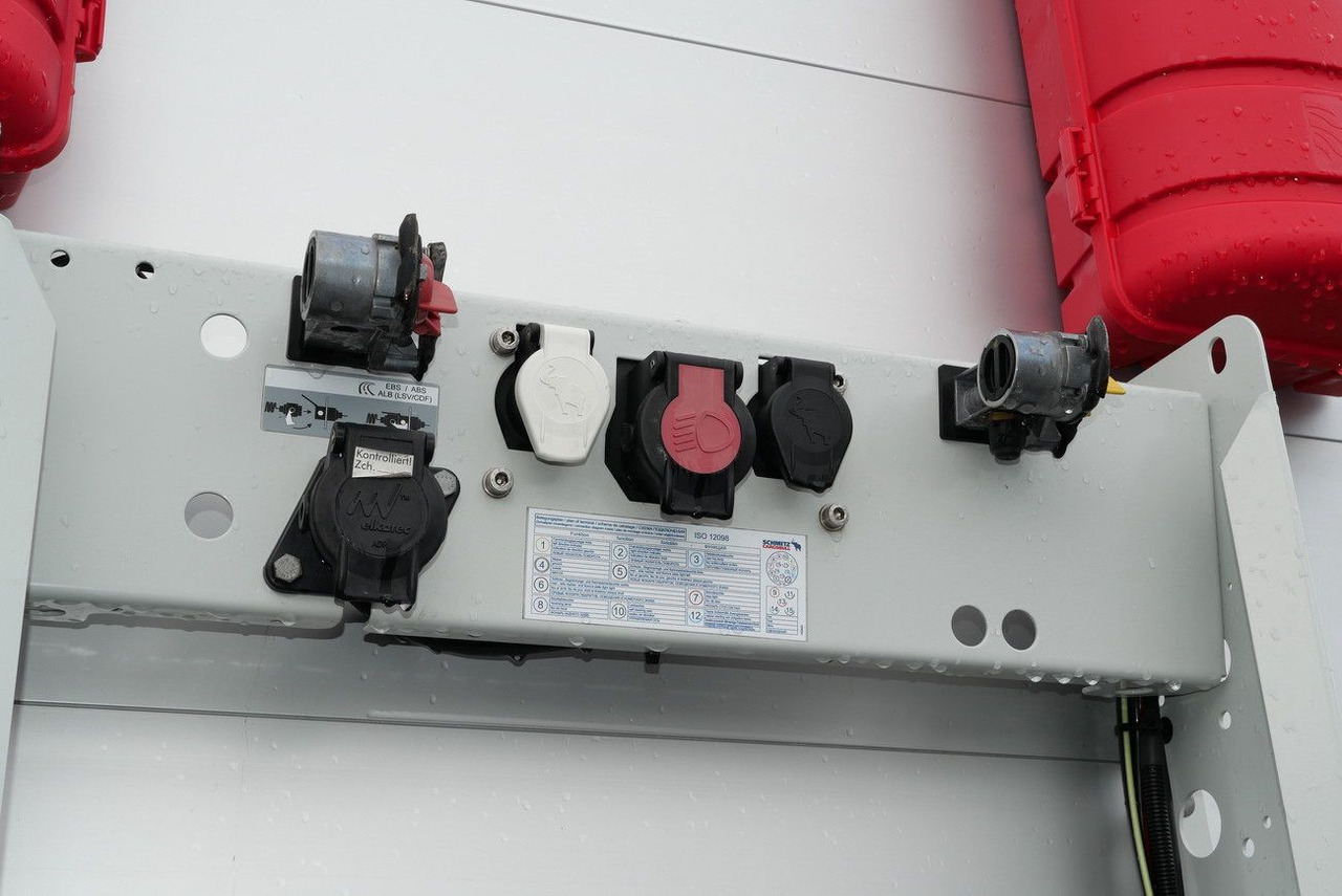 Closed box semi-trailer Schmitz Cargobull SKO/SBO 24 ZURRLEISTE / ZURRINGE / LIFTACHSE: picture 17 Closed box semi-trailer Schmitz Cargobull SKO/SBO 24 ZURRLEISTE / ZURRINGE / LIFTACHSE: picture 17