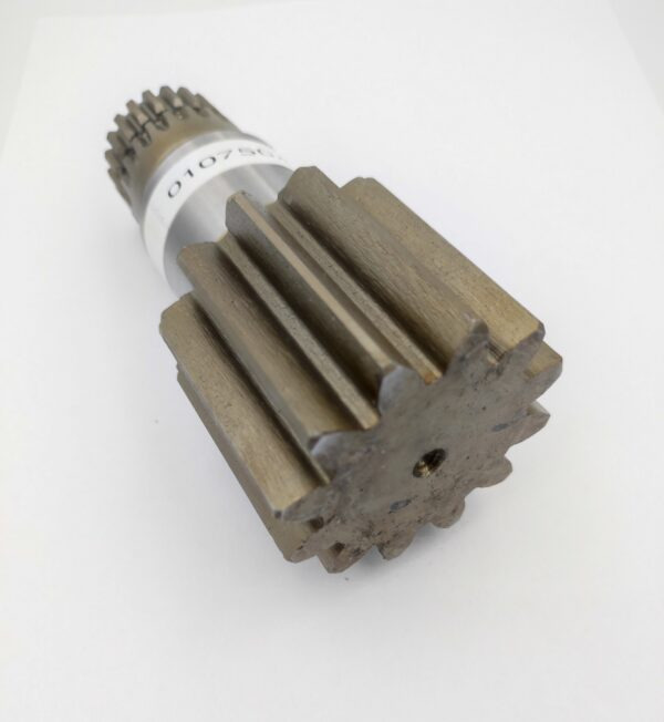 010750A Wałek silnika obrotu Takeuchi TB 225 - Swing motor for Construction machinery: picture 1 010750A Wałek silnika obrotu Takeuchi TB 225 - Swing motor for Construction machinery: picture 1
