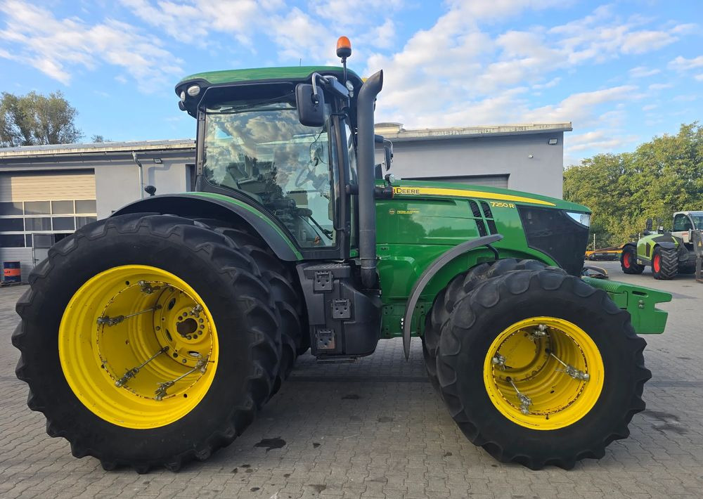 John Deere 7250R - Farm tractor: picture 5 John Deere 7250R - Farm tractor: picture 5