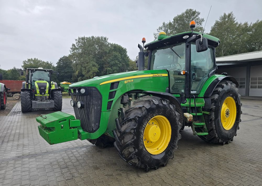 John Deere 8270R - Farm tractor: picture 2 John Deere 8270R - Farm tractor: picture 2