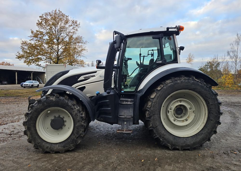 Valtra T 174S - Farm tractor: picture 3 Valtra T 174S - Farm tractor: picture 3