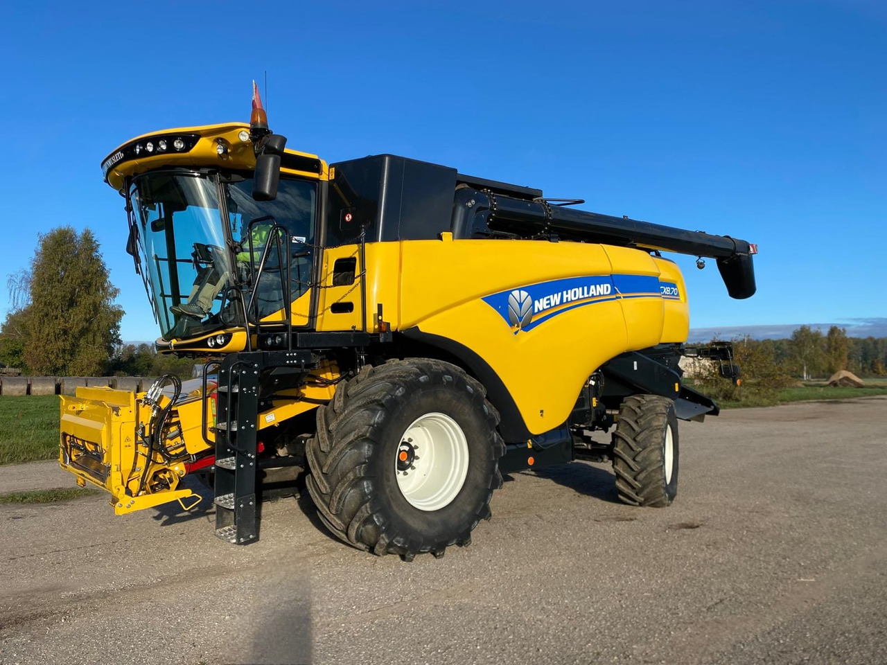 NEW HOLLAND CX8.70 - Harvester: picture 1 NEW HOLLAND CX8.70 - Harvester: picture 1