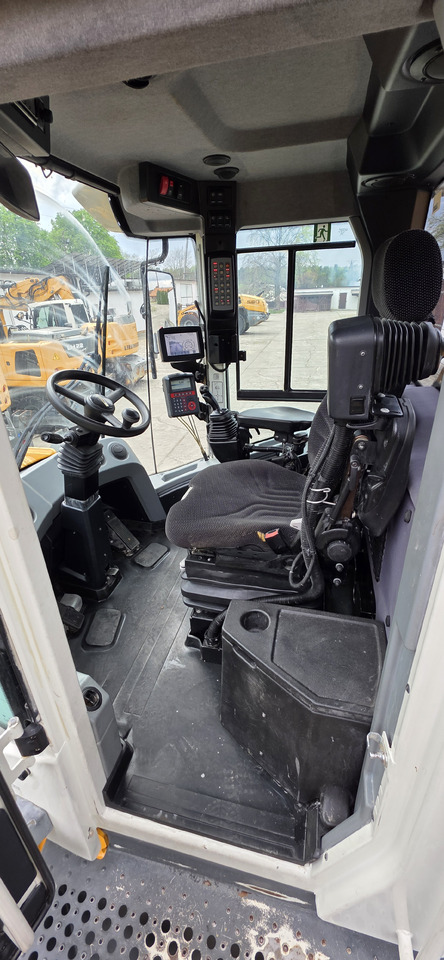 Wheel loader Liebherr 576 Xpower: picture 13