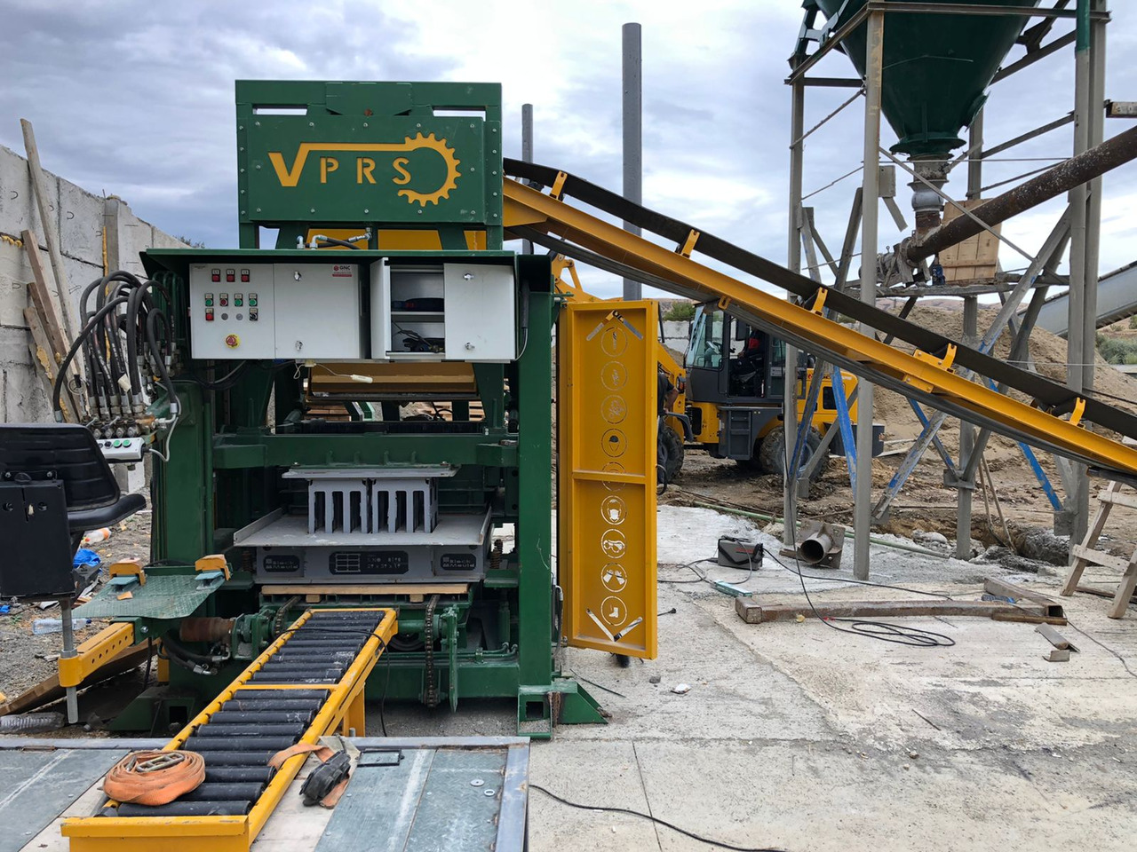 Economic Concrete Block Machine - Block making machine: picture 1 Economic Concrete Block Machine - Block making machine: picture 1