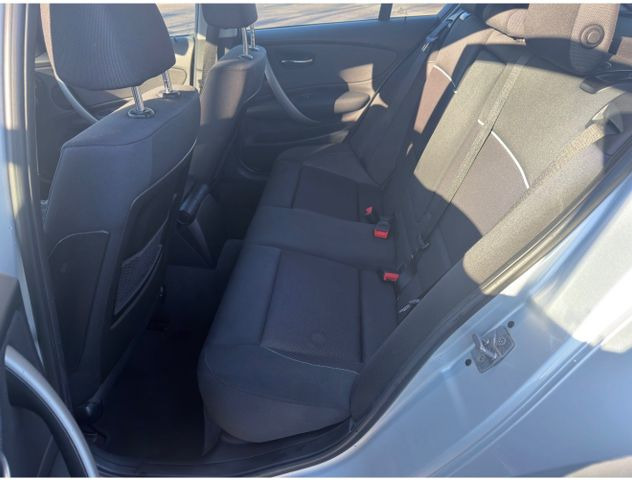 Car BMW 116i Limousine: picture 13