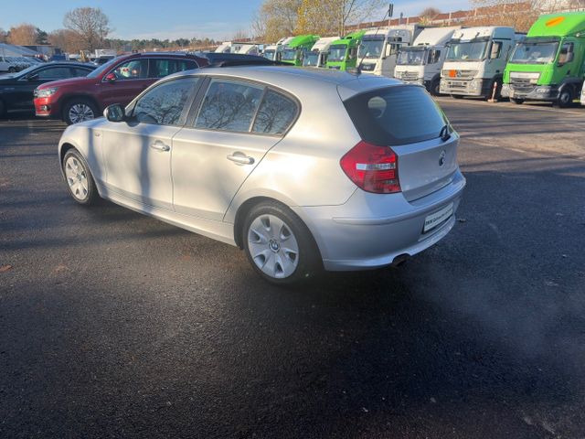 Car BMW 116i Limousine: picture 8