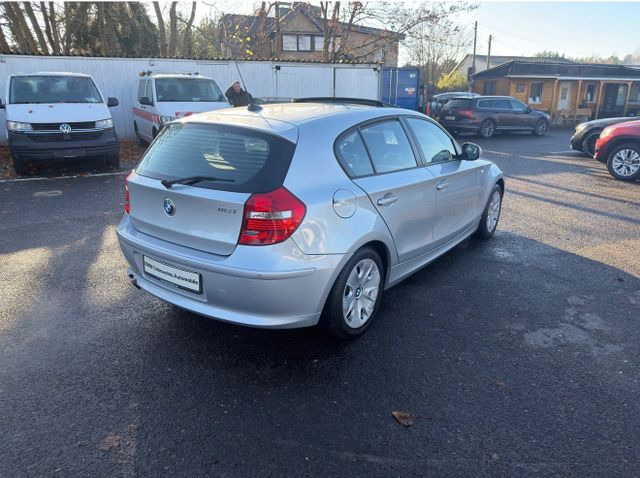 Car BMW 116i Limousine: picture 7