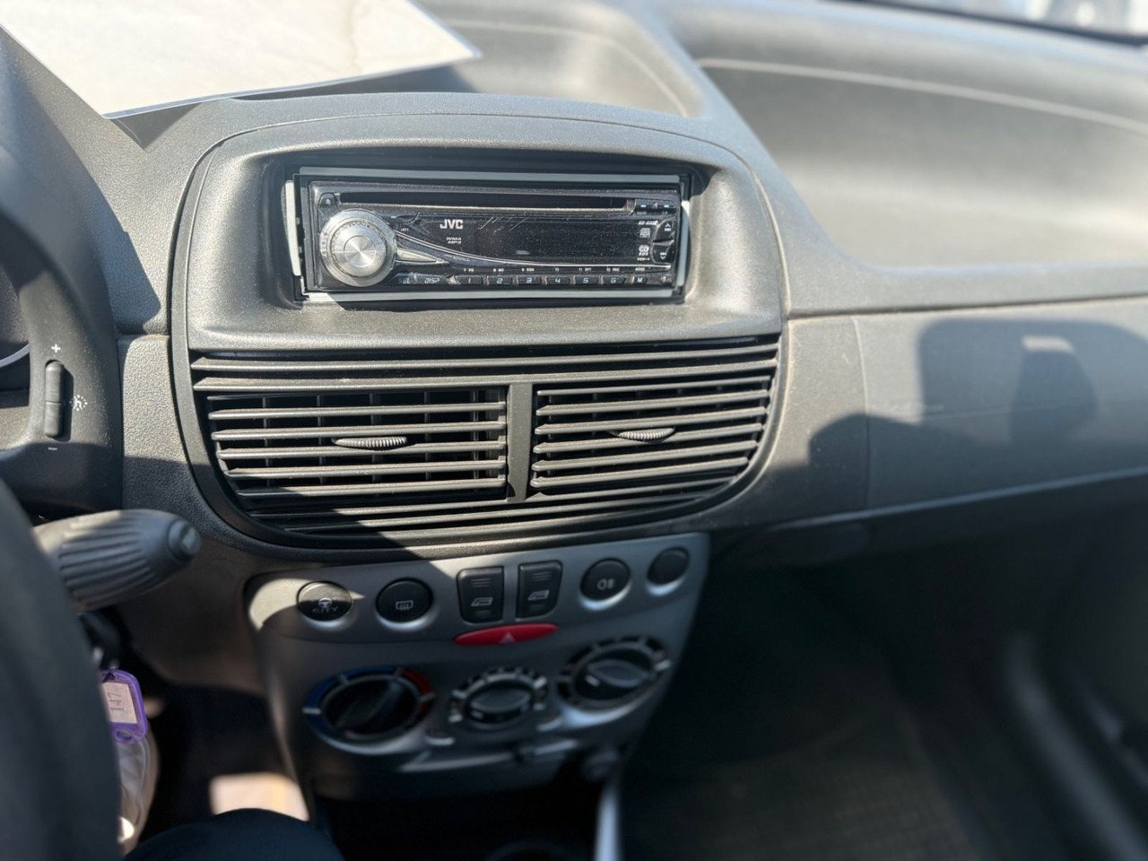 Sedan Fiat Punto Aktueller HU Motorschaden: picture 10