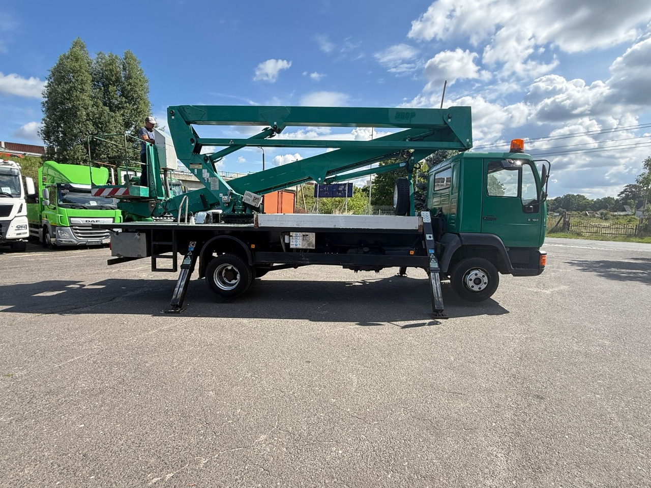 MAN 8.163 Hubarbeitsbühne - Truck mounted aerial platform: picture 5 MAN 8.163 Hubarbeitsbühne - Truck mounted aerial platform: picture 5