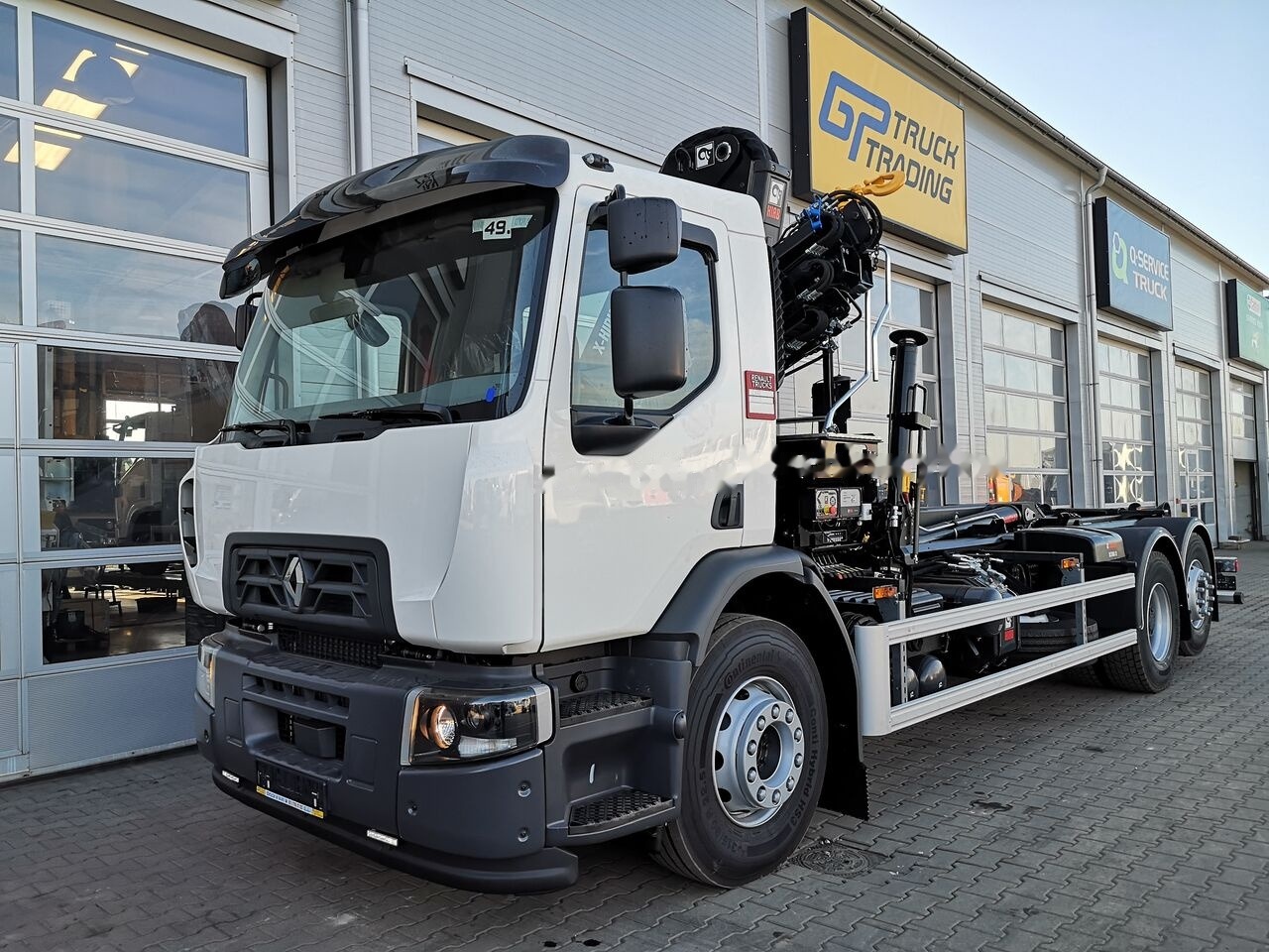 Renault D Wide 26 - Hook lift truck, Crane truck: picture 1 Renault D Wide 26 - Hook lift truck, Crane truck: picture 1