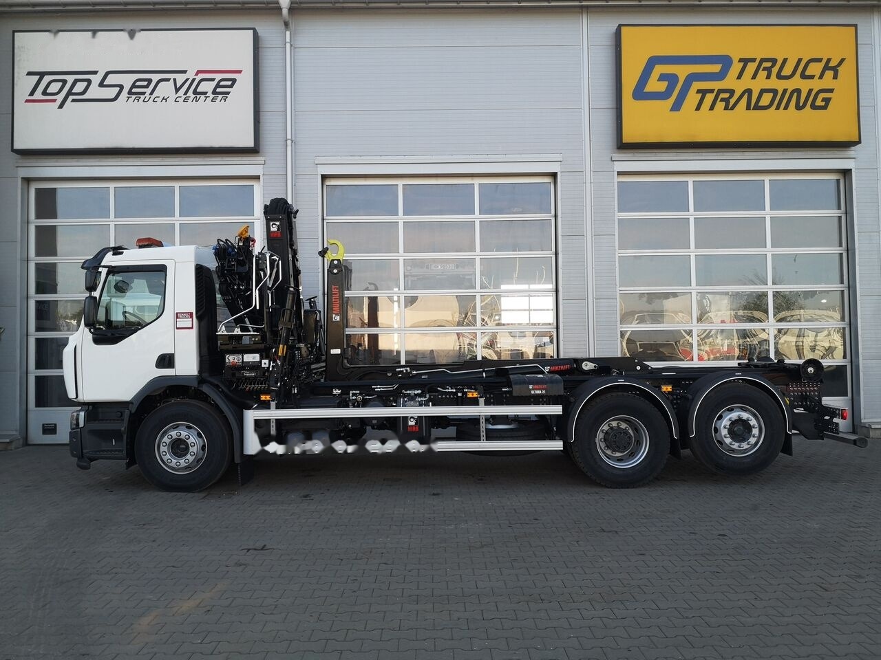 Renault D Wide 26 - Hook lift truck, Crane truck: picture 2 Renault D Wide 26 - Hook lift truck, Crane truck: picture 2