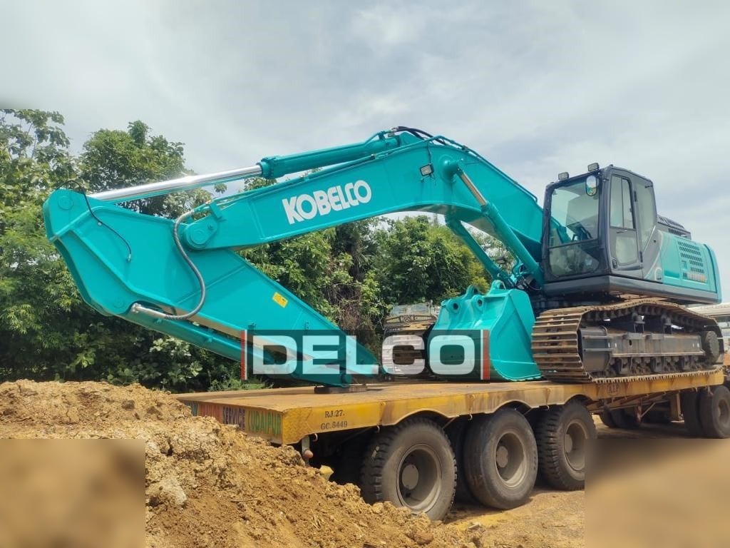 New Crawler excavator KOBELCO SK380XD LC-10: picture 1