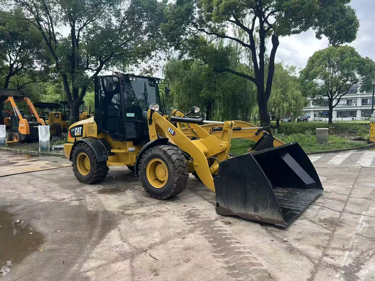 CAT 910M - Wheel loader: picture 1 CAT 910M - Wheel loader: picture 1