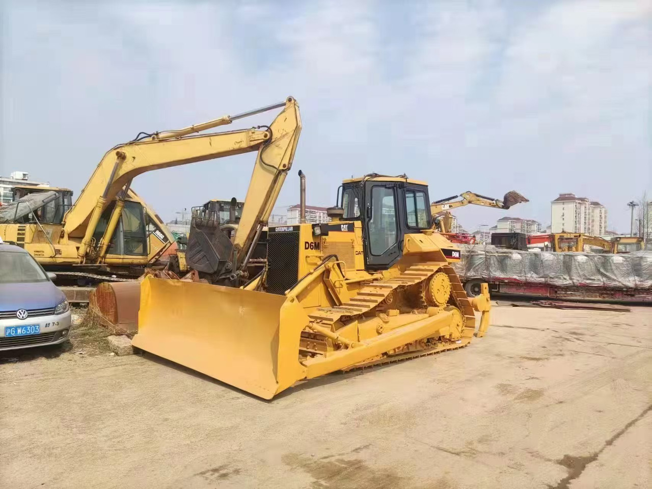CAT D6M - Bulldozer: picture 2 CAT D6M - Bulldozer: picture 2