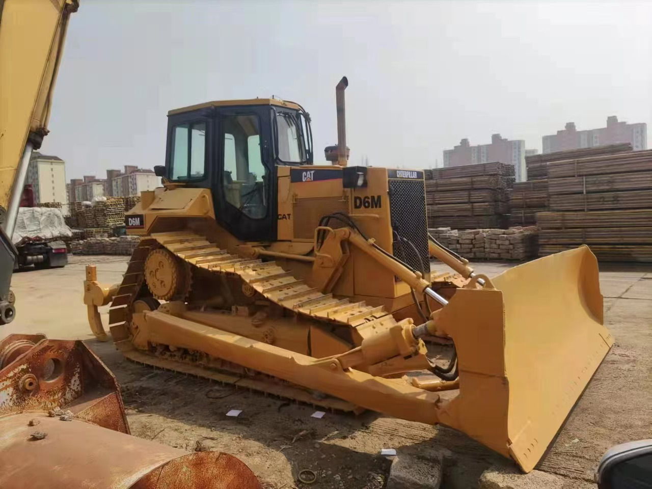 CAT D6M - Bulldozer: picture 1 CAT D6M - Bulldozer: picture 1
