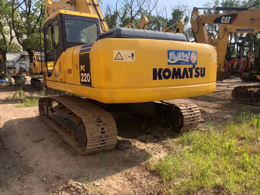 Komatsu PC220-7 - Crawler excavator: picture 1 Komatsu PC220-7 - Crawler excavator: picture 1