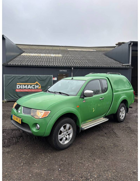 Mitsubishi L200 CLUB CAB 4WD INTENSE pickup - Flatbed van: picture 1 Mitsubishi L200 CLUB CAB 4WD INTENSE pickup - Flatbed van: picture 1