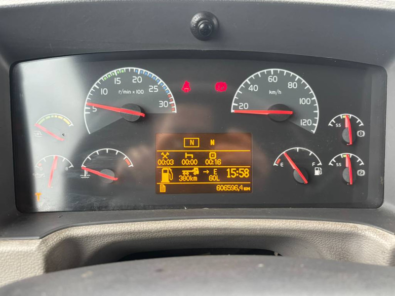 Volvo FL 12.240 laadklep Euro 5 automaat NL truck - Box truck: picture 4 Volvo FL 12.240 laadklep Euro 5 automaat NL truck - Box truck: picture 4
