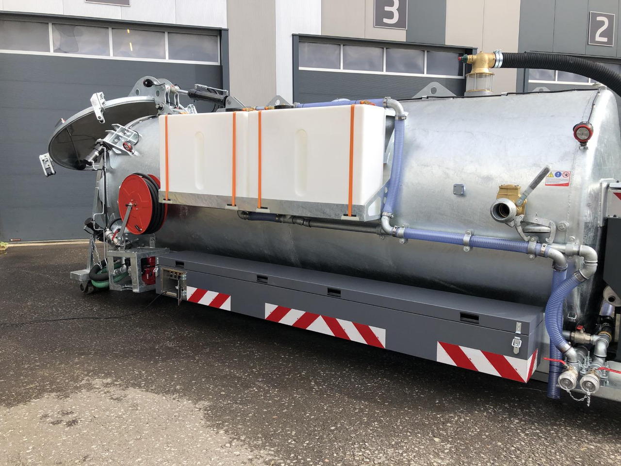 Abrollcontainer 10m³ Feuerwehr Wassertank - Roll-off container: picture 4 Abrollcontainer 10m³ Feuerwehr Wassertank - Roll-off container: picture 4