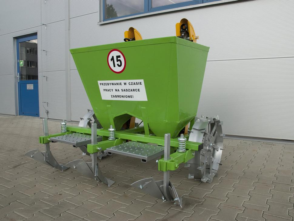Bomet Kartoffelpflanzmaschine / Potato planter / Planteuse de pomme de terre / Piantapatate / Sadzarka ziemniaków - Potato planter: picture 2 Bomet Kartoffelpflanzmaschine / Potato planter / Planteuse de pomme de terre / Piantapatate / Sadzarka ziemniaków - Potato planter: picture 2