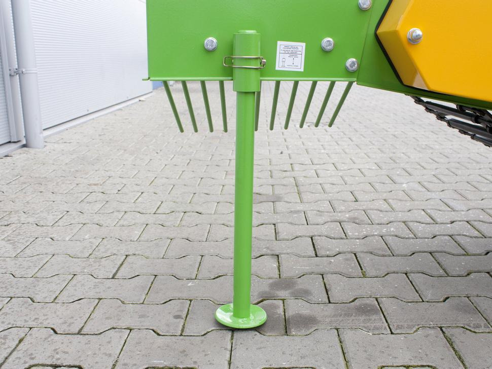 Bomet Siebkettenroder / Potato digger / Arracheuse de pomme de terre / Scavapatate / Однорядная картофельная копалка / Kopaczka do ziemniaków Z656 on lease Bomet Siebkettenroder / Potato digger / Arracheuse de pomme de terre / Scavapatate / Однорядная картофельная копалка / Kopaczka do ziemniaków Z656: picture 10 Bomet Siebkettenroder / Potato digger / Arracheuse de pomme de terre / Scavapatate / Однорядная картофельная копалка / Kopaczka do ziemniaków Z656 on lease Bomet Siebkettenroder / Potato digger / Arracheuse de pomme de terre / Scavapatate / Однорядная картофельная копалка / Kopaczka do ziemniaków Z656: picture 10