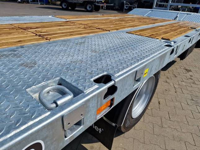 Cynkomet Plattformauflieger / Trailer / Remorque / Rimorchio a piattaforma / Remolque de plataforma / Прицеп для перевозки техники / Przyczepa maszynowa RM-240 18 t - Farm platform trailer: picture 5 Cynkomet Plattformauflieger / Trailer / Remorque / Rimorchio a piattaforma / Remolque de plataforma / Прицеп для перевозки техники / Przyczepa maszynowa RM-240 18 t - Farm platform trailer: picture 5