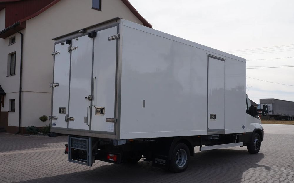 Iveco DAILY 70c17 CHŁODNIA 5 m Thermo king V-500 MAX Wzorowy Stan - Refrigerator truck: picture 5 Iveco DAILY 70c17 CHŁODNIA 5 m Thermo king V-500 MAX Wzorowy Stan - Refrigerator truck: picture 5