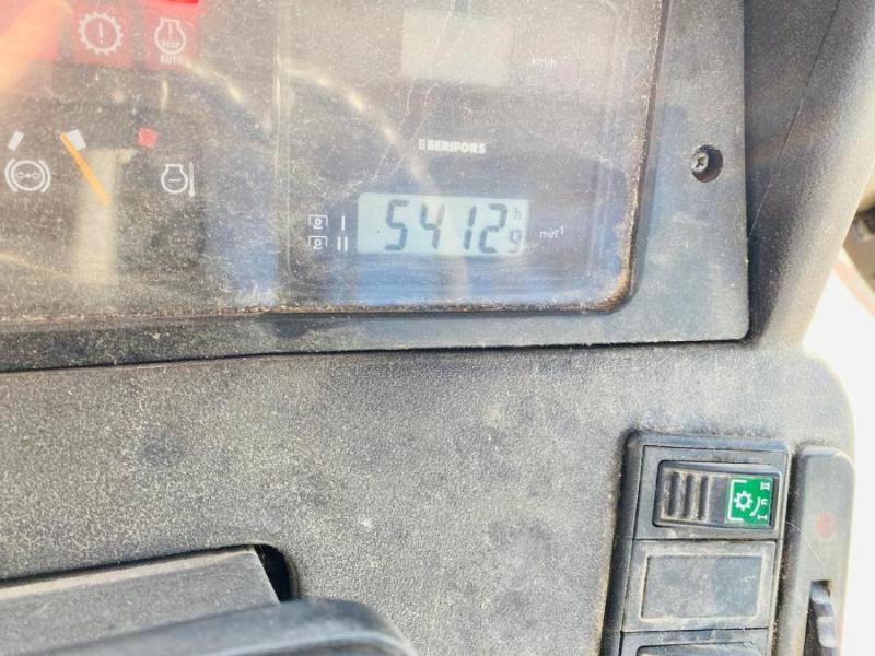 Farm tractor CASE IH CVX 150: picture 12