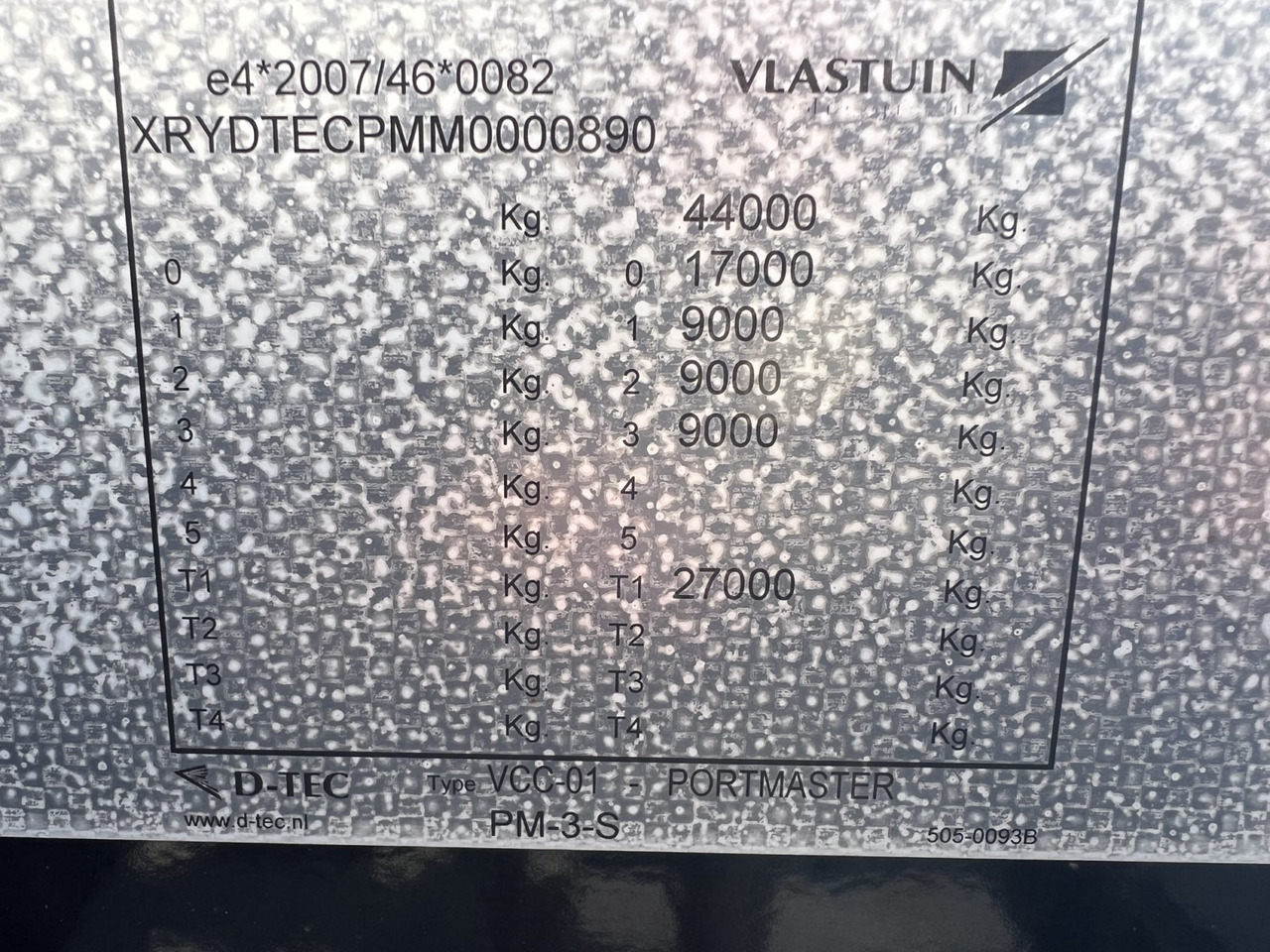 Container transporter/ Swap body semi-trailer D-TEC Portmaster VCC-01: picture 31