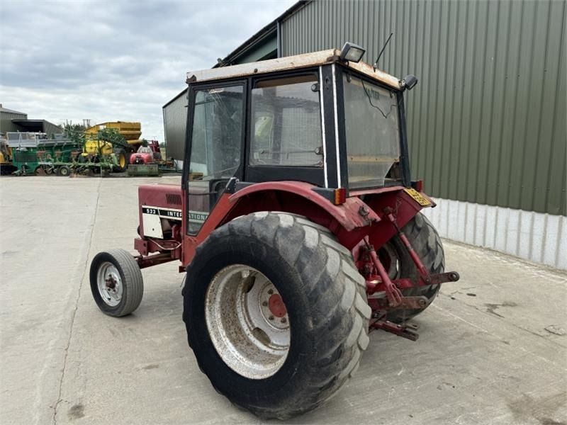 International 533 Tractor - Farm tractor: picture 2 International 533 Tractor - Farm tractor: picture 2