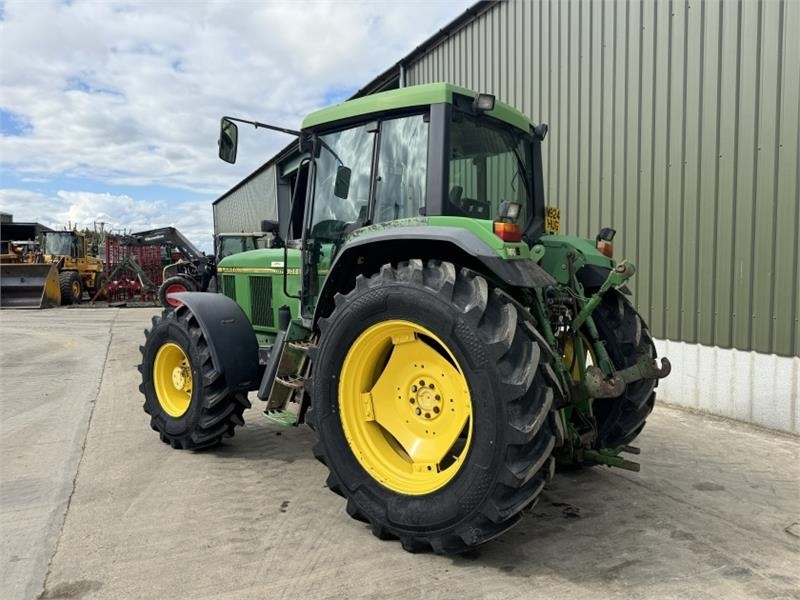 John Deere 6800 Tractor - Farm tractor: picture 2 John Deere 6800 Tractor - Farm tractor: picture 2