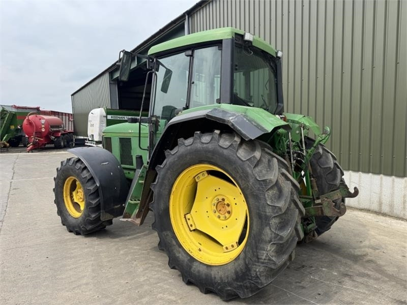John Deere 6800 - Farm tractor: picture 2 John Deere 6800 - Farm tractor: picture 2