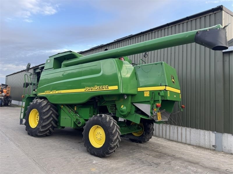 John Deere CTS 9780i Hillmaster c/w 625 Premium Flow Header - Harvester attachment: picture 2 John Deere CTS 9780i Hillmaster c/w 625 Premium Flow Header - Harvester attachment: picture 2