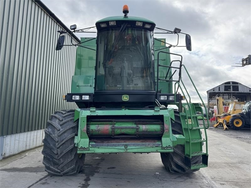 John Deere John Deere 1550 WTS c/w 620R Header - Harvester attachment: picture 5 John Deere John Deere 1550 WTS c/w 620R Header - Harvester attachment: picture 5