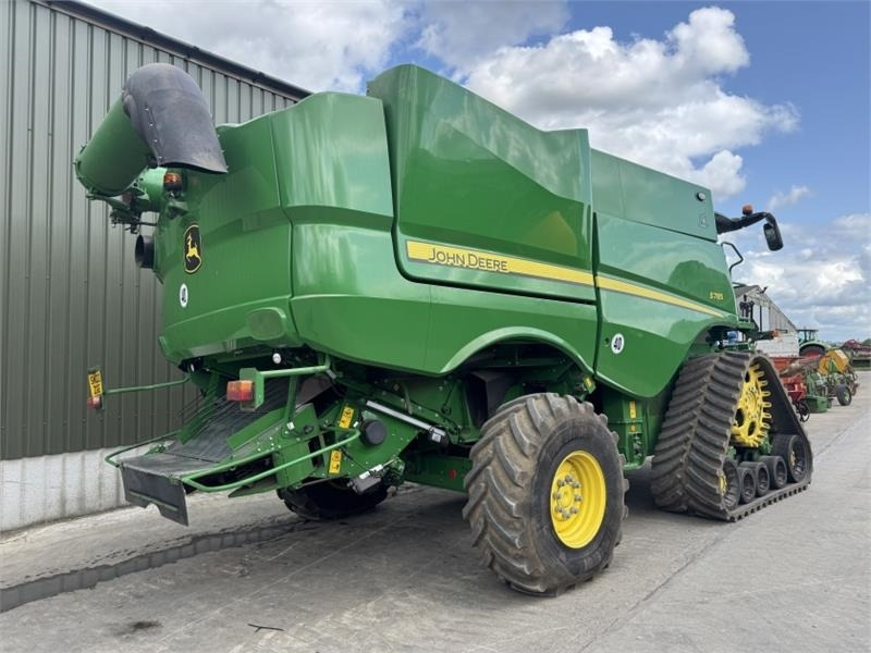 John Deere John Deere S785 4WD c/w 735D Header - Harvester attachment: picture 4 John Deere John Deere S785 4WD c/w 735D Header - Harvester attachment: picture 4