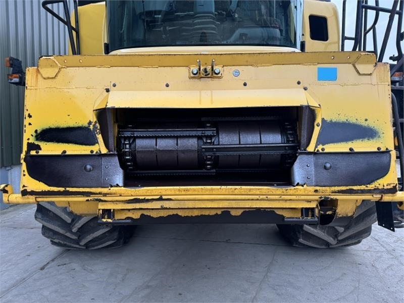 Harvester attachment New Holland CR960 c/w 24ft Header: picture 7