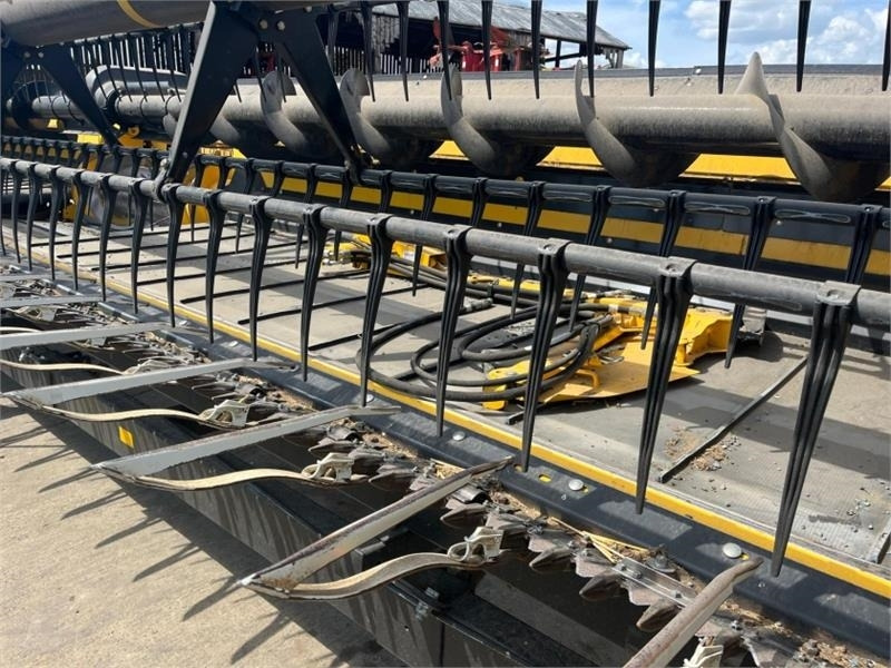 New Holland DXRN 30 Draper Header - Harvester attachment: picture 5 New Holland DXRN 30 Draper Header - Harvester attachment: picture 5