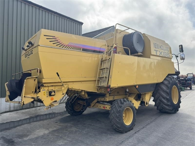 New Holland TX66 Combine Harvester c/ - Harvester attachment: picture 4 New Holland TX66 Combine Harvester c/ - Harvester attachment: picture 4