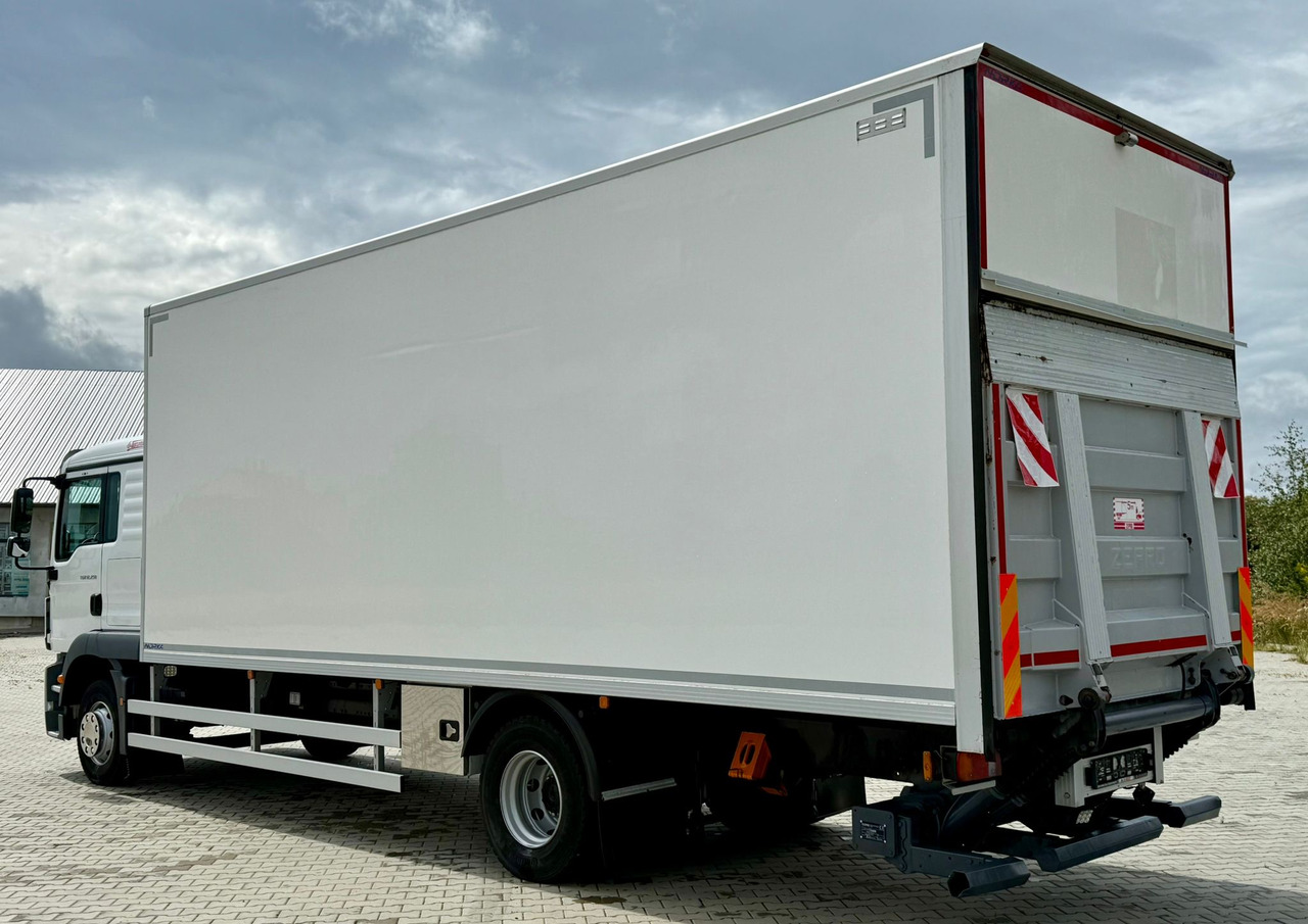 MAN TGM 12.250 / TGL / IZOTERMA / WINDA / 18 EUROPALET / SYPIALKA / 2018 - Isothermal truck: picture 3 MAN TGM 12.250 / TGL / IZOTERMA / WINDA / 18 EUROPALET / SYPIALKA / 2018 - Isothermal truck: picture 3