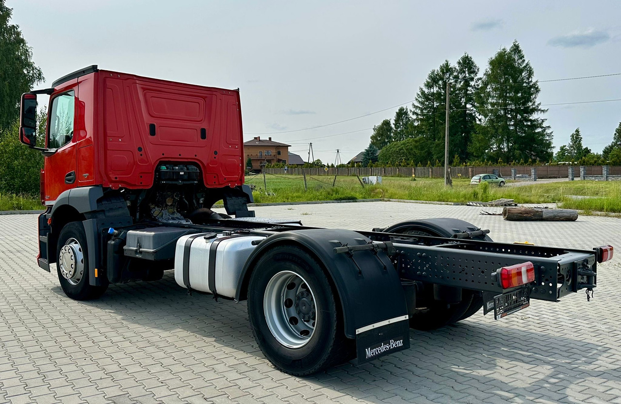 MERCEDES-BENZ ANTOS 1827 / DO ZABUDOWY / ROZSTAW OSI 3.8 M / EURO 6 / WYWROTKA / BECZKA / UTRZYMANIE DRÓG / HAKOWIEC / Z NIEMIEC - Cab chassis truck: picture 3 MERCEDES-BENZ ANTOS 1827 / DO ZABUDOWY / ROZSTAW OSI 3.8 M / EURO 6 / WYWROTKA / BECZKA / UTRZYMANIE DRÓG / HAKOWIEC / Z NIEMIEC - Cab chassis truck: picture 3