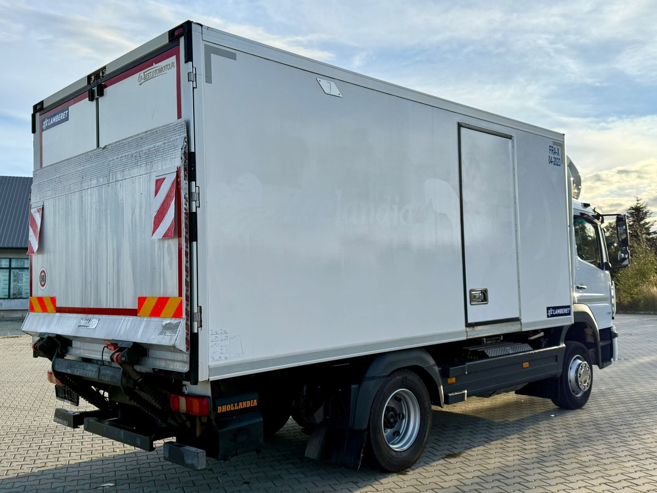 MERCEDES-BENZ ATEGO 1218 / CHŁODNIA / IZOTERMA / WINDA / 5.10 M DŁUGOŚCI / LAMBERET / AUTOMAT / 2017 ROK / 410 TYŚ KM - Refrigerator truck: picture 3 MERCEDES-BENZ ATEGO 1218 / CHŁODNIA / IZOTERMA / WINDA / 5.10 M DŁUGOŚCI / LAMBERET / AUTOMAT / 2017 ROK / 410 TYŚ KM - Refrigerator truck: picture 3