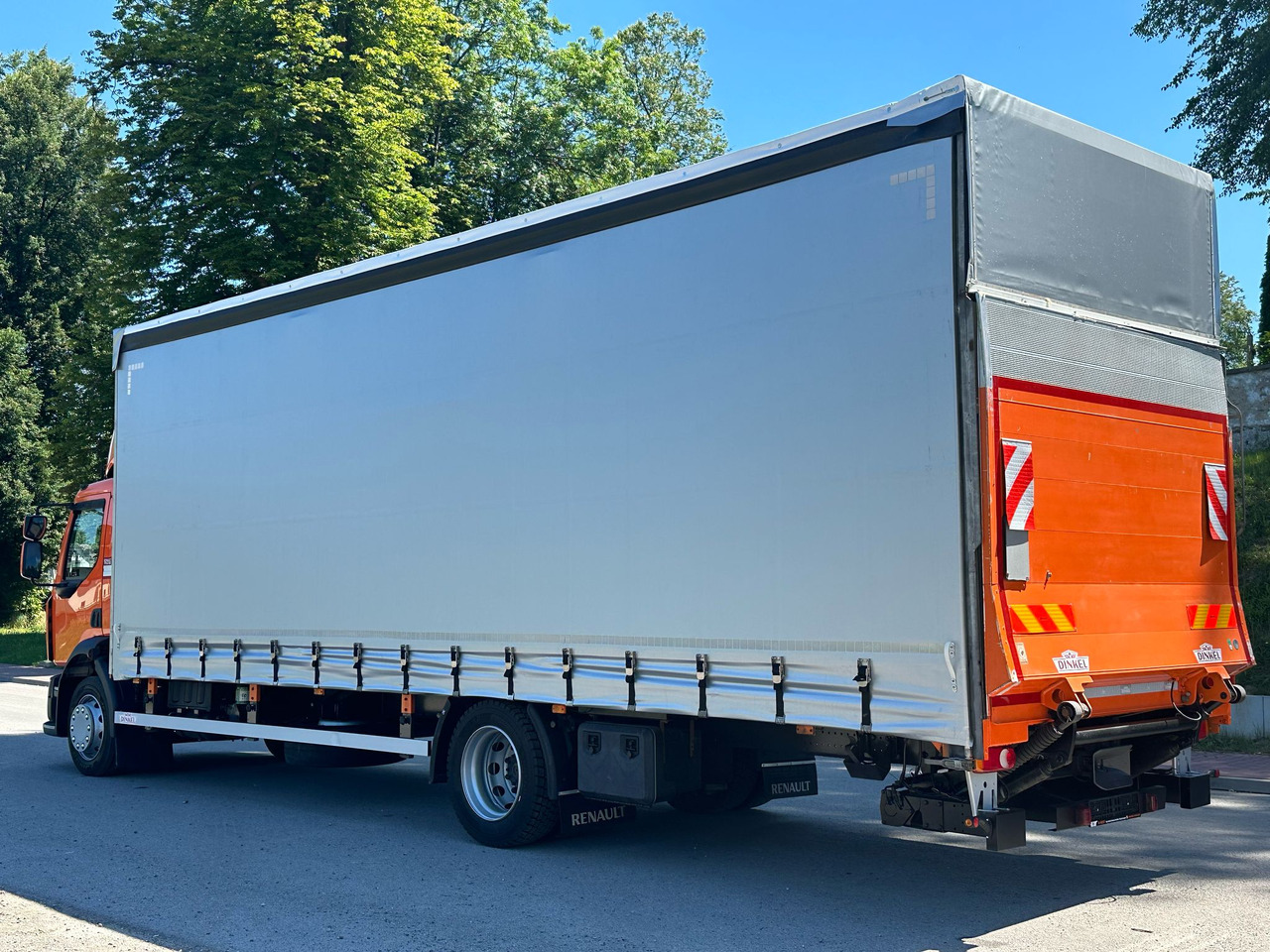 RENAULT D 18 / 280 / FIRANKA / WINDA / 8.6 M DŁUGOŚCI / 21 EUROPALET / NOWE OPONY / ŁADOWNOŚĆ 9.380 KG / AUTOMAT / SERWISOWANA / SPROWADZONA - Curtainsider truck: picture 3 RENAULT D 18 / 280 / FIRANKA / WINDA / 8.6 M DŁUGOŚCI / 21 EUROPALET / NOWE OPONY / ŁADOWNOŚĆ 9.380 KG / AUTOMAT / SERWISOWANA / SPROWADZONA - Curtainsider truck: picture 3