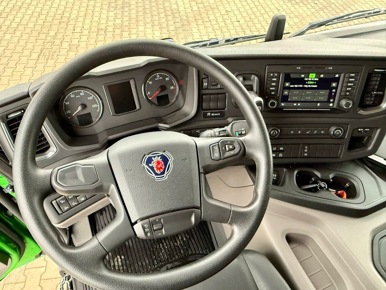 New Dropside/ Flatbed truck SCANIA P320 / PLATFORMA / NOWY / 5 TYŚ KM / SYPIALKA / 2023 ROK / CAŁA NA PODUSZKACH / 7.7 M DŁUGOŚCI / LAWETA / DO PRZEWOZU MASZYN ROLNICZYCH ITP: picture 22