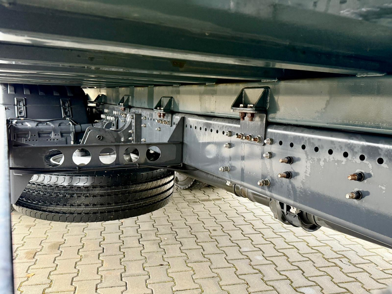 New Dropside/ Flatbed truck SCANIA P320 / PLATFORMA / NOWY / 5 TYŚ KM / SYPIALKA / 2023 ROK / CAŁA NA PODUSZKACH / 7.7 M DŁUGOŚCI / LAWETA / DO PRZEWOZU MASZYN ROLNICZYCH ITP: picture 17