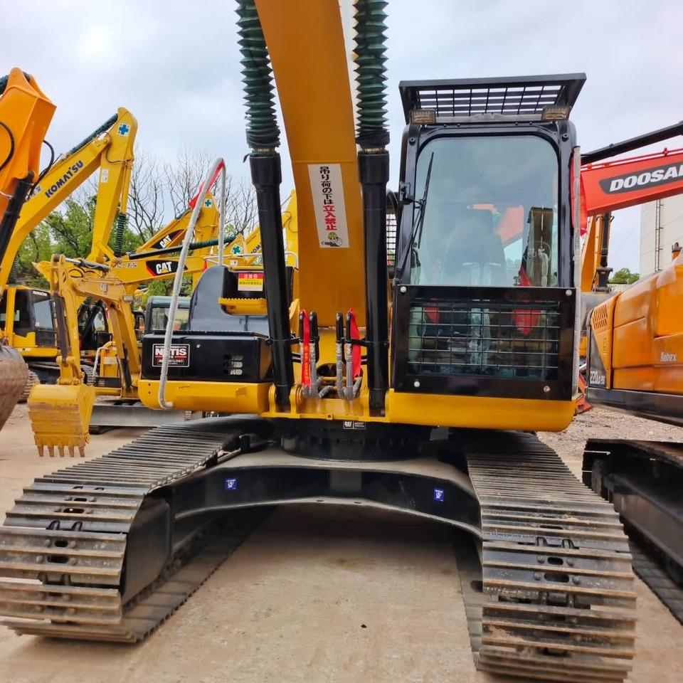 CAT 320 - Crawler excavator: picture 2 CAT 320 - Crawler excavator: picture 2