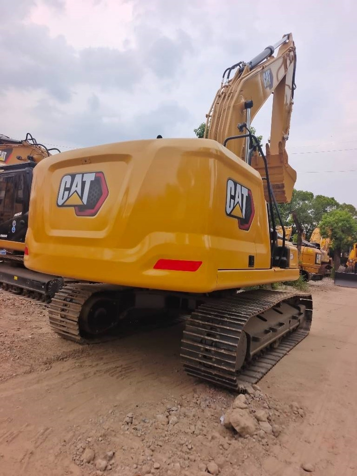 Crawler excavator CAT 320GC: picture 9