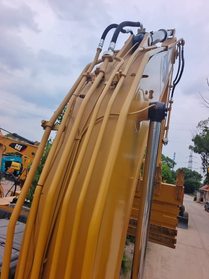 Crawler excavator CAT 320GC: picture 22